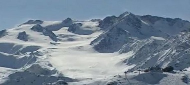 massif pyrenees panorama